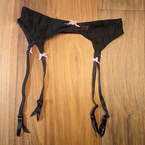 LAST CHANCE Betsey Johnson Black Lace Garter with Pink Rosette & Bows